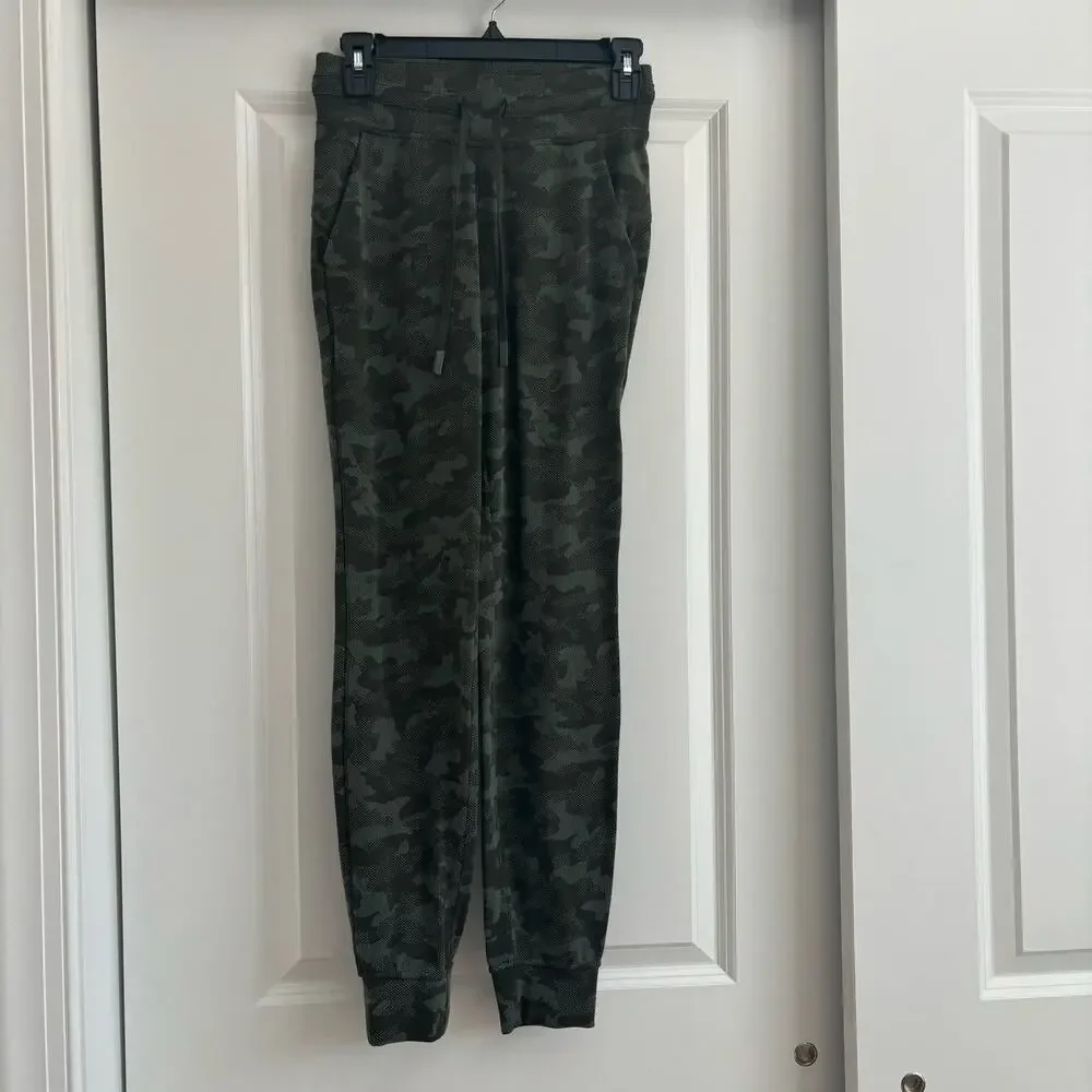 Lululemon‎ Ready To High-Rise Jogger Sz 4 Camo Athleisure Workout